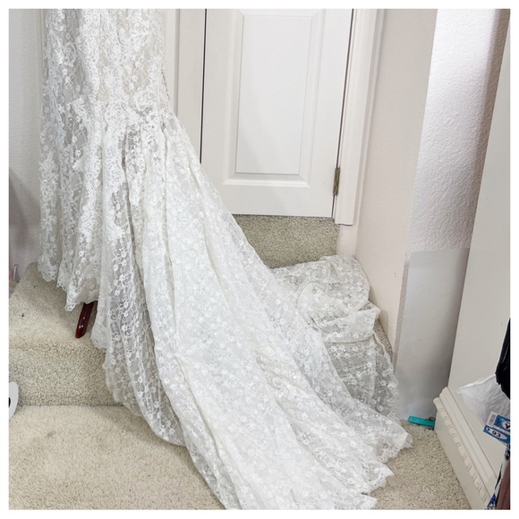 oleg cassini lace trumpet wedding dress - Picture 6 of 16